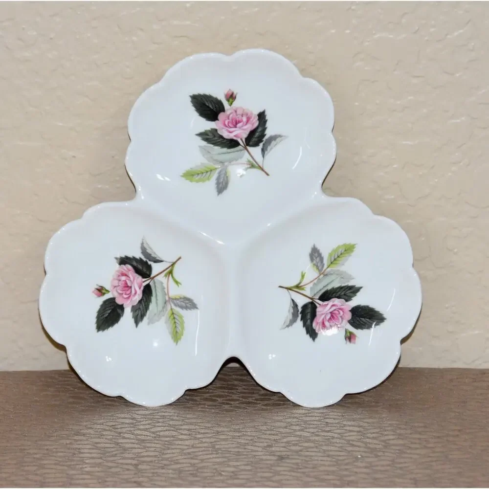 Wedgwood Bone China Hathaway Rose Clover Leaf Relish Tray C. 1959-1987